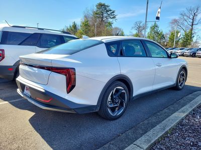 2025 Kia K4 - Photo 2