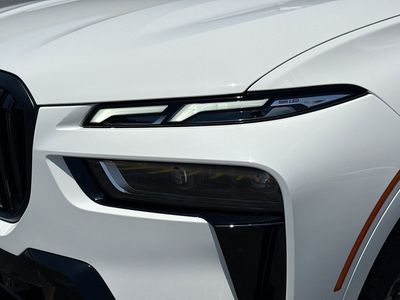 2027 BMW X7 — photo 9 view