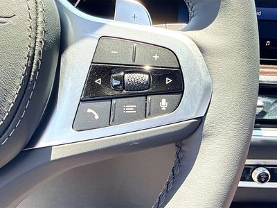2027 BMW X7 — photo 41 view