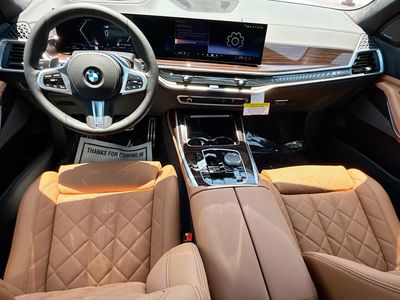 2027 BMW X7 — photo 17 view
