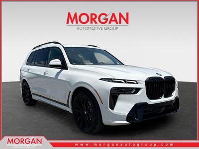 2027 BMW X7 xDrive40i in Alpine White — front three-quarter view