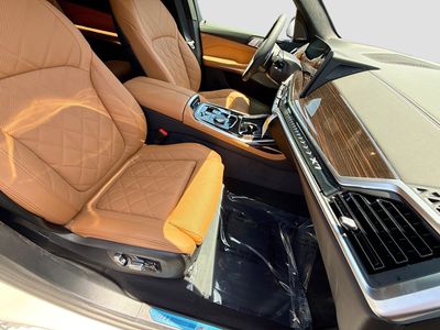 2027 BMW X7 — photo 16 view