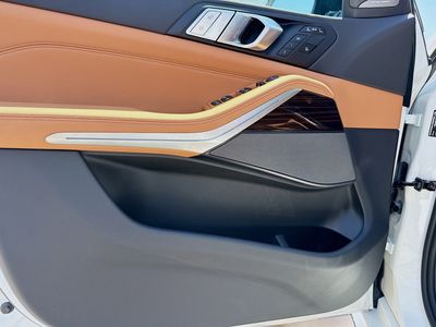 2027 BMW X7 — photo 24 view