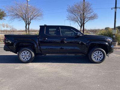 2026 Toyota Tacoma - Photo 4