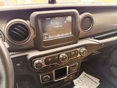 2023 Jeep Wrangler - Photo 21