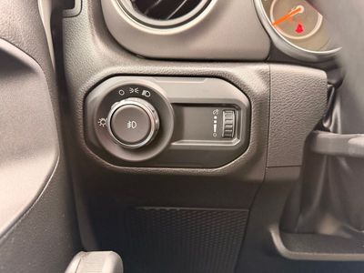 2023 Jeep Wrangler - Photo 19