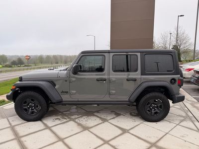 2023 Jeep Wrangler - Photo 2