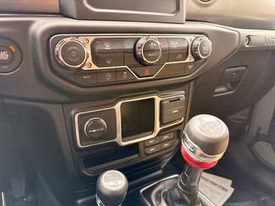 2023 Jeep Wrangler - Photo 23