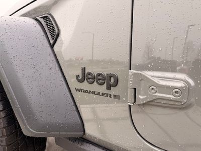 2023 Jeep Wrangler - Photo 11