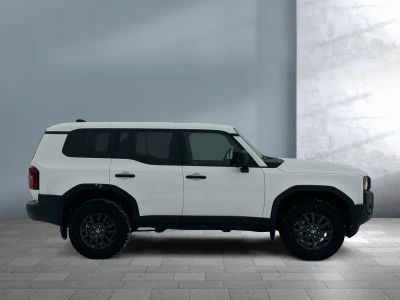 2025 Toyota Land Cruiser - Photo 7
