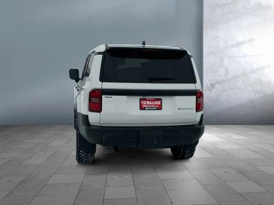 2025 Toyota Land Cruiser - Photo 5