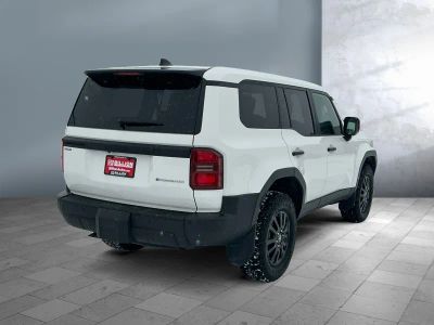 2025 Toyota Land Cruiser - Photo 6