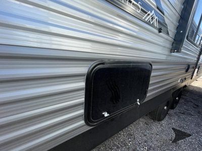 2025 Coachmen RV Catalina Summit Series 8 — photo 10 view