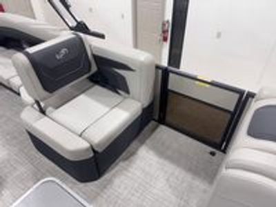2026 Barletta Cabrio C24Q - Photo 13