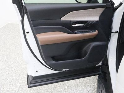 2026 Toyota Grand Highlander AWD - Photo 12