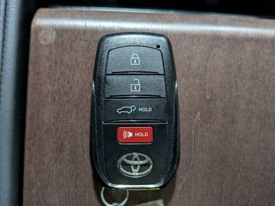 2025 Toyota Sequoia — photo 33 view