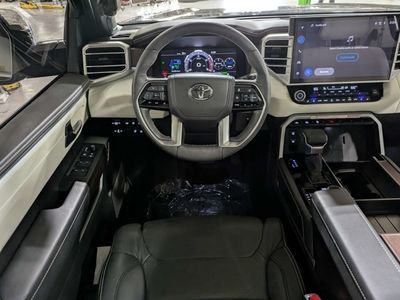 2025 Toyota Sequoia — photo 18 view