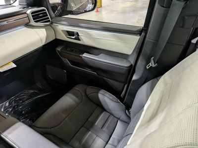 2025 Toyota Sequoia — photo 19 view