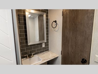 2022 Forest River RV Salem — photo 18 view