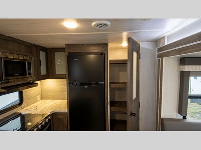 2022 Forest River RV Salem — photo 25 view