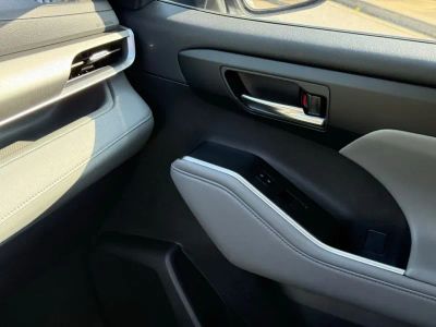 2023 Toyota Highlander - Photo 39