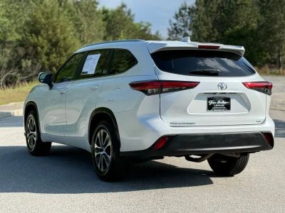 2023 Toyota Highlander - Photo 9