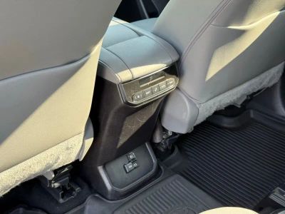 2023 Toyota Highlander - Photo 28