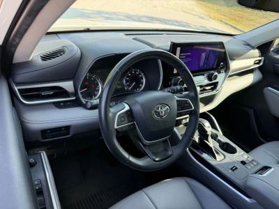 2023 Toyota Highlander - Photo 3