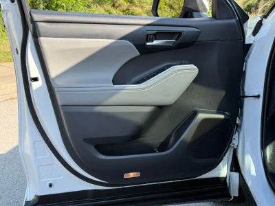 2023 Toyota Highlander - Photo 21