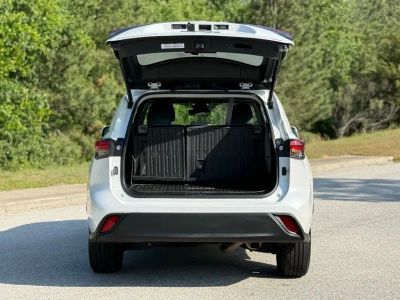 2023 Toyota Highlander - Photo 14