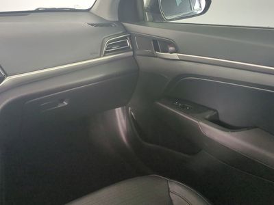 2019 Hyundai Elantra - Photo 17