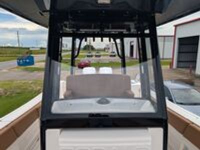 2025 Robalo 270 CC - Photo 22