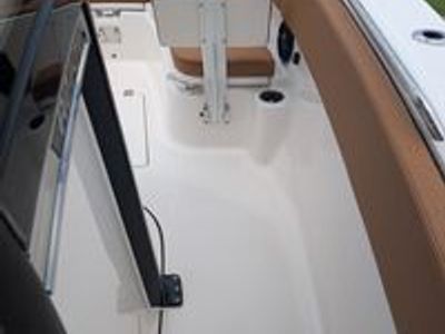 2025 Robalo 270 CC - Photo 15