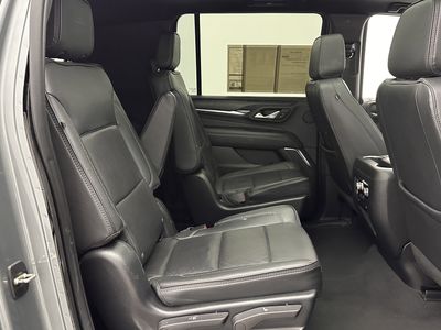 2023 GMC Yukon XL - Photo 33