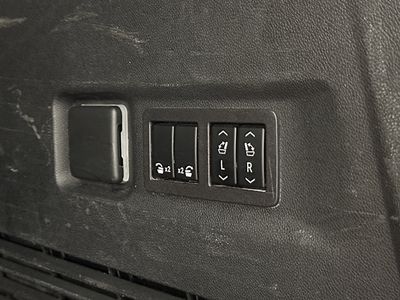 2023 GMC Yukon XL - Photo 31