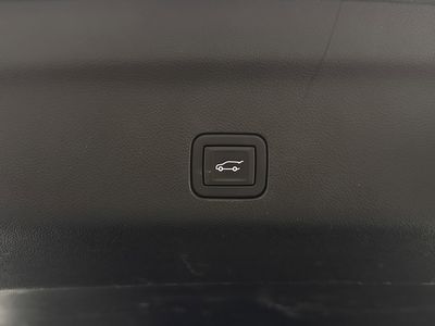 2023 GMC Yukon XL - Photo 30