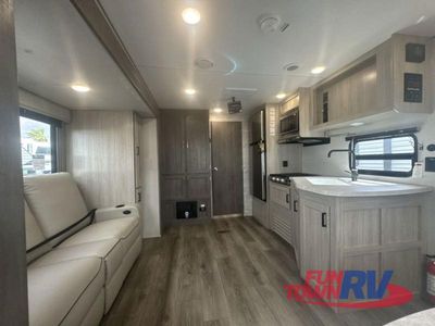 2025 Coachmen RV Catalina Summit Series 8 - Photo 15