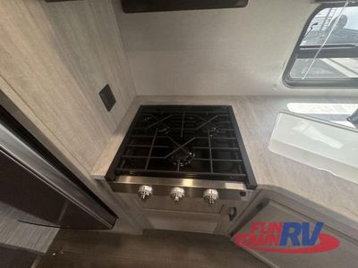 2025 Coachmen RV Catalina Summit Series 8 - Photo 18