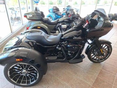 2024 Harley-Davidson® FLTRT - Road Glide® 3 — front three-quarter view