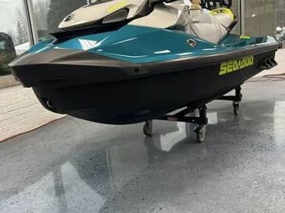 2026 Sea-Doo GTI SE 170-Teal Blue/ Manta Green — front three-quarter view