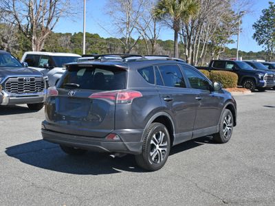 2017 Toyota RAV4 - Photo 4