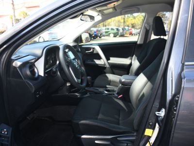 2017 Toyota RAV4 - Photo 7