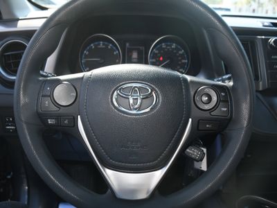 2017 Toyota RAV4 - Photo 12