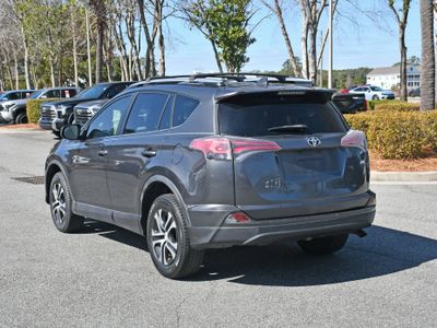 2017 Toyota RAV4 - Photo 3