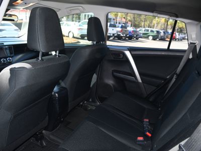 2017 Toyota RAV4 - Photo 15