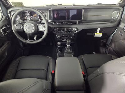2026 Jeep Gladiator - Photo 19