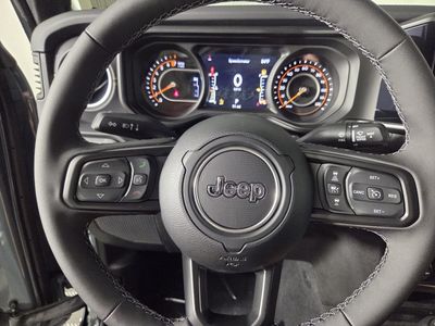 2026 Jeep Gladiator - Photo 12