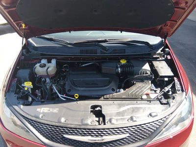 2023 Chrysler Voyager - Photo 9