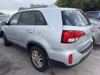 2014 Kia Sorento — engine compartment view