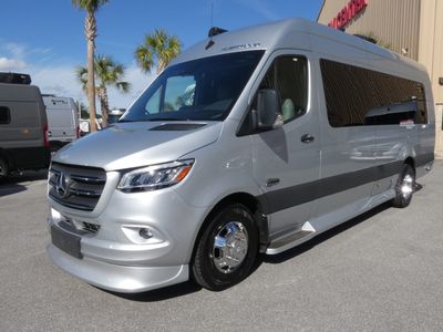2024 Fleetwood Xcursion - Photo 2